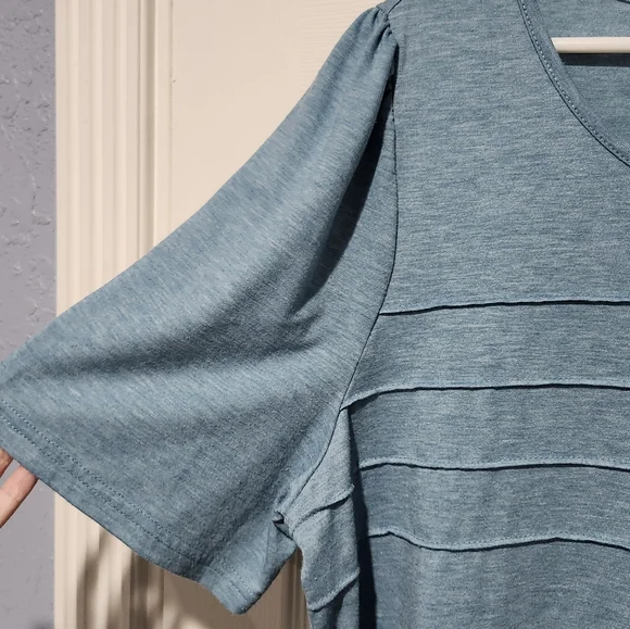 BloomChic Teal Short Sleeve Top Size 1X - Picture 4 of 7